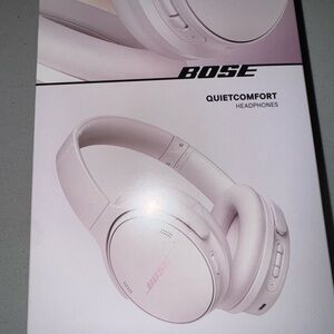 Bose QuietComfort Headphones in Soft Pink